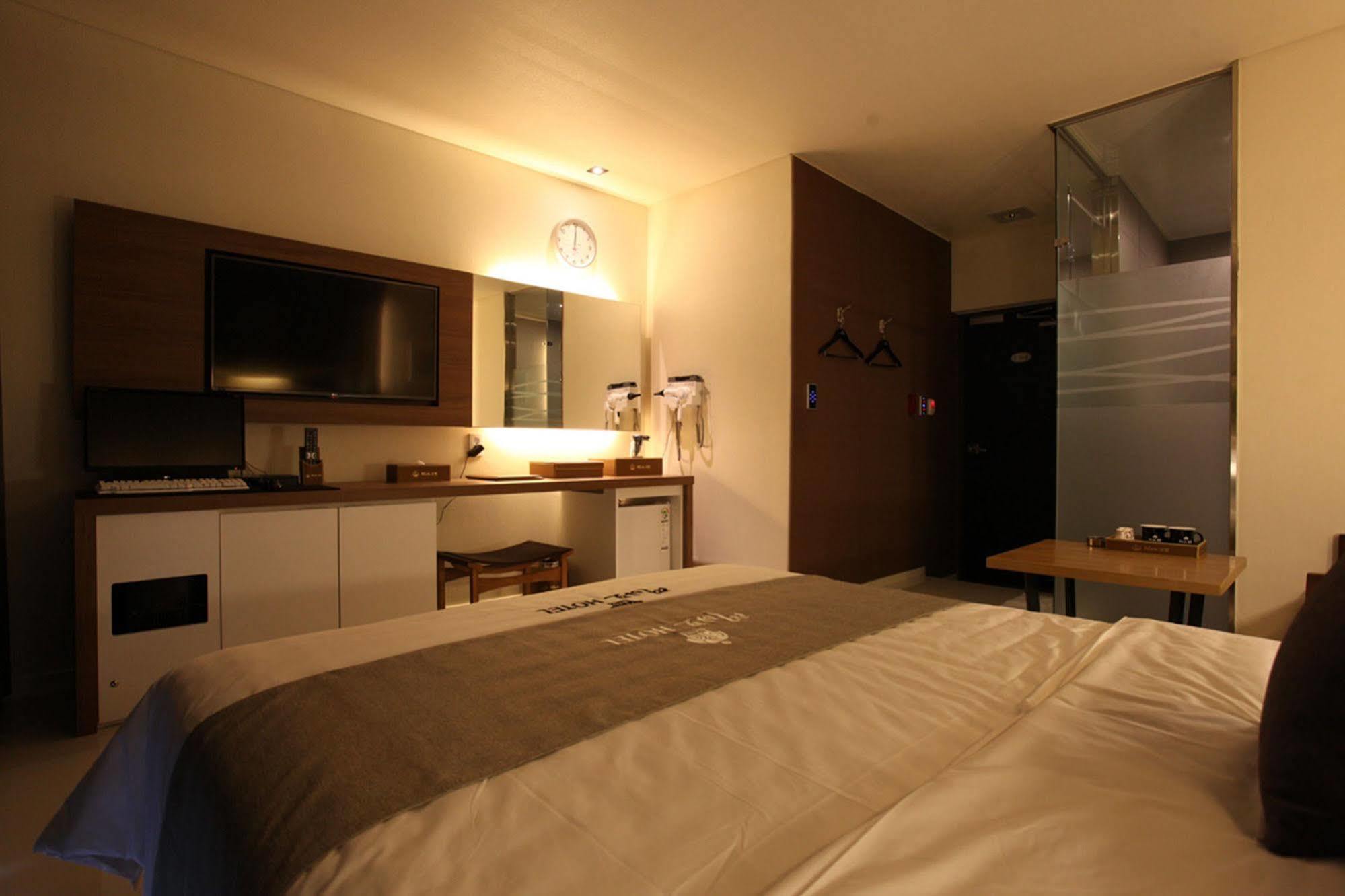 Drive In Hotel Tiamo Пхочхон Екстер'єр фото