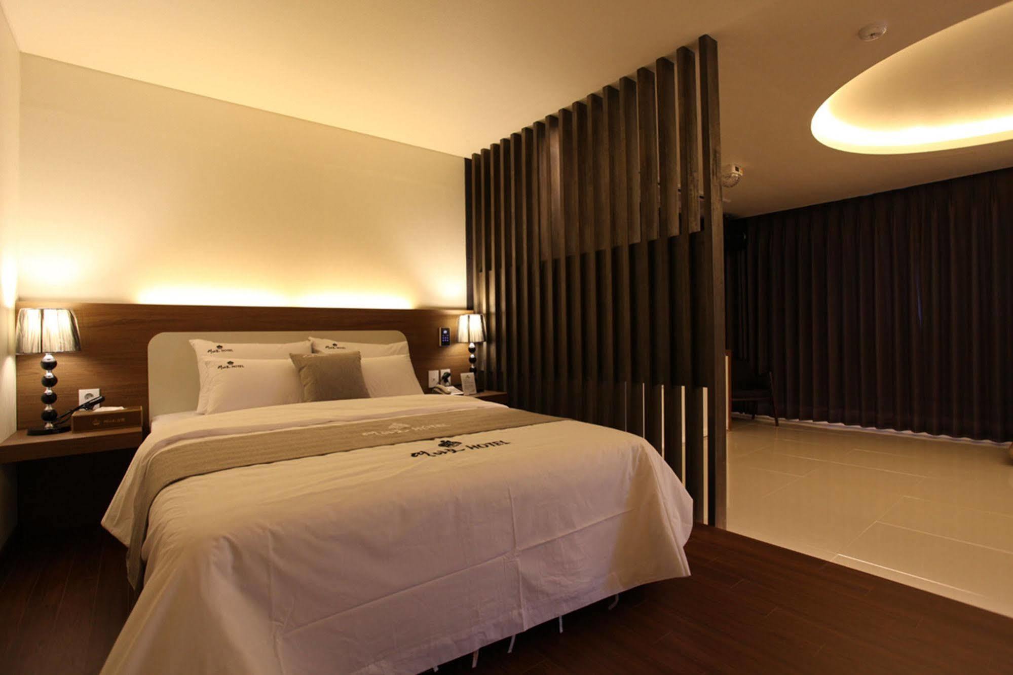 Drive In Hotel Tiamo Пхочхон Екстер'єр фото