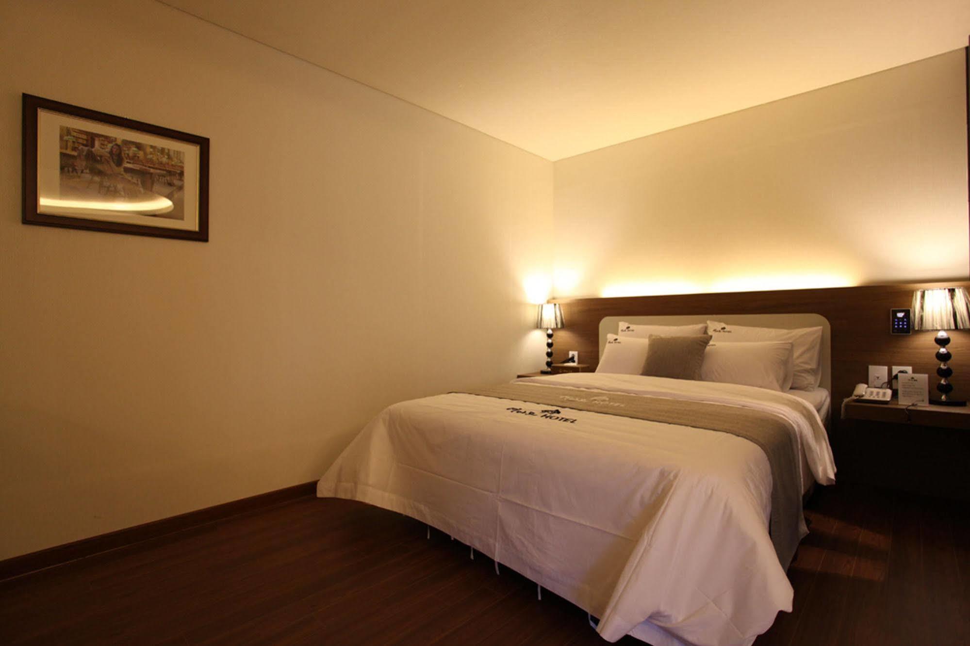 Drive In Hotel Tiamo Пхочхон Екстер'єр фото